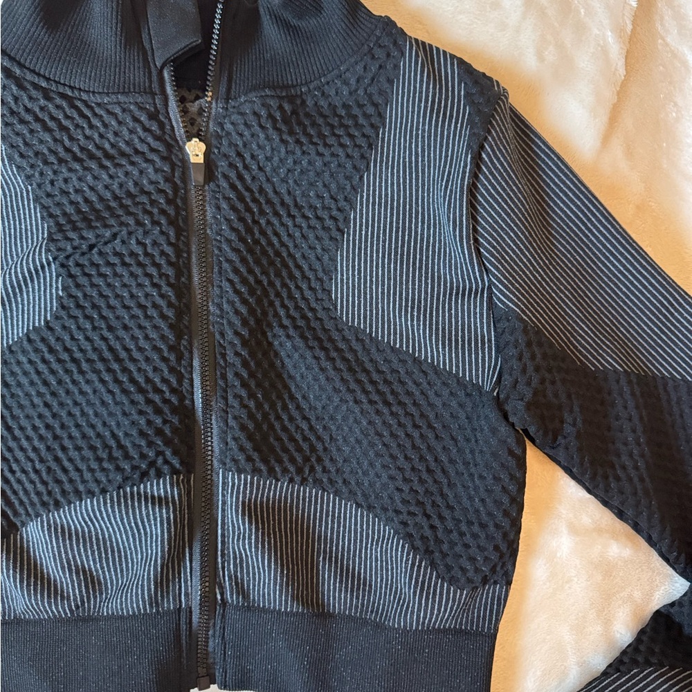 SHEIN Sport Studio Seamless Striped Thumb Holes Sports Jacket - Picture 3 of 7